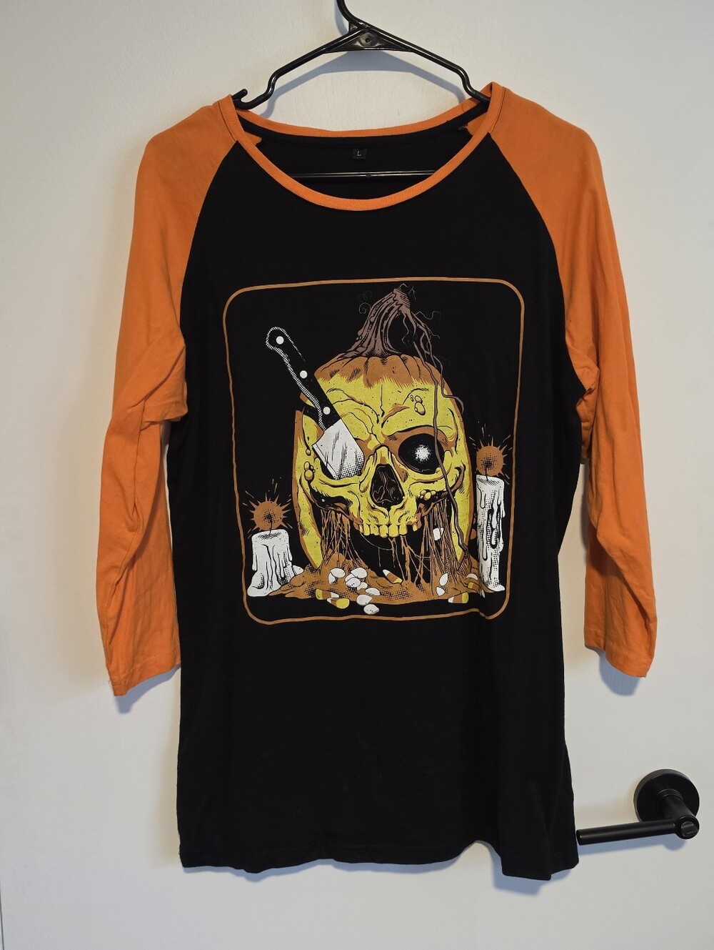 Halloween Skull Pumpkin Raglan Tee - Black & Orange Sz L